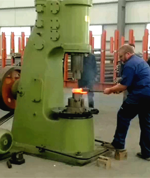空气锤工作视频-澳大利亚客户测试110KG空气锤锻造视频