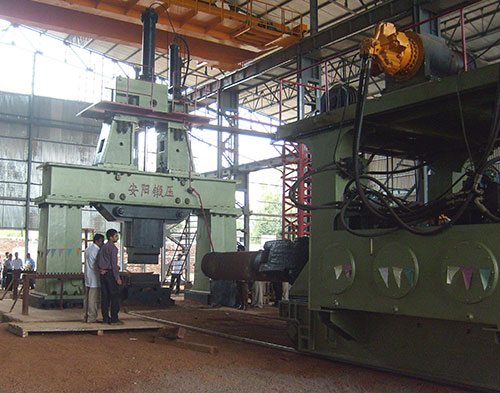 8吨重型轴类锻造操作机和6吨自由锻电液锤在印度